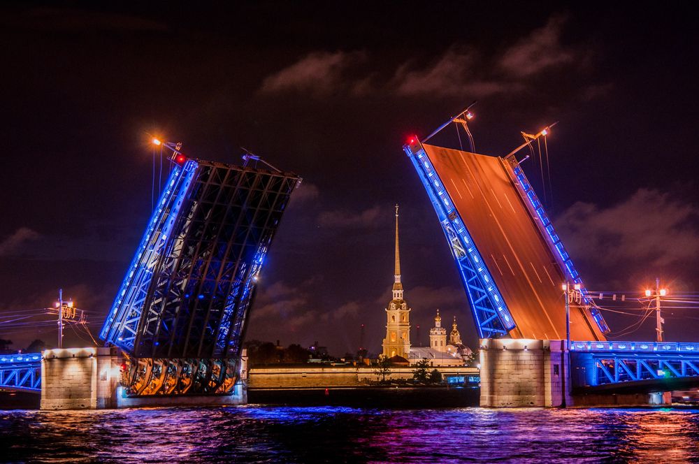 Дворцовый мост в Петербурге разведут под музыку Чайковского, Прокофьева и китайских композиторов